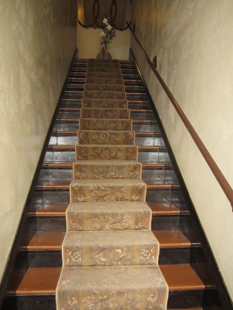 FlatIron Historic Sandstone Inn: 745 N River St, Hot Springs, SD 57747